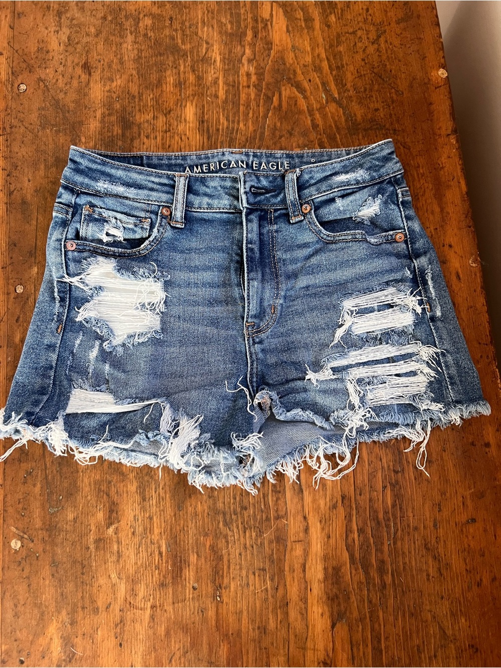 American Eagle Distressed mom short